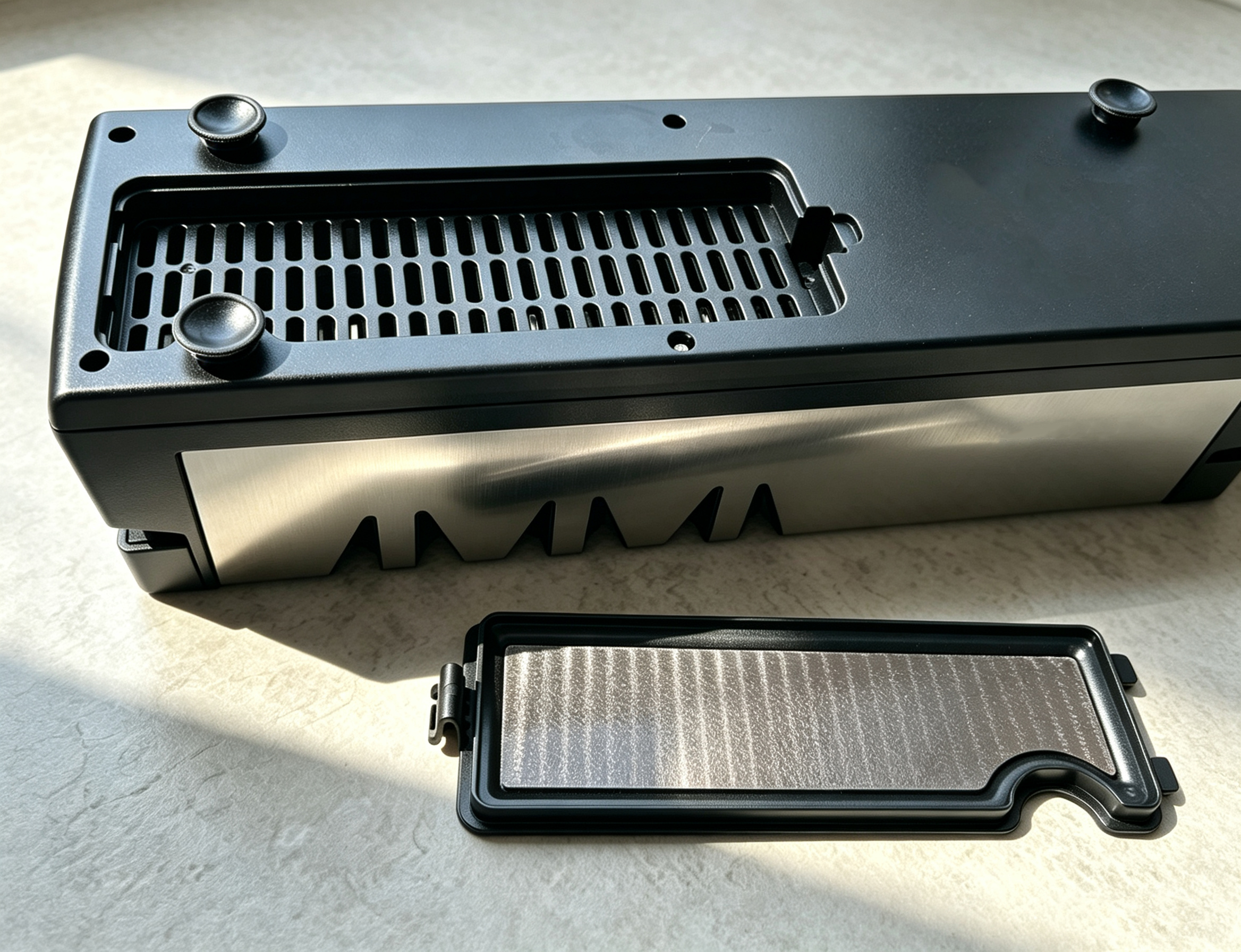 electric knife sharpener with with a magnetic dust cover